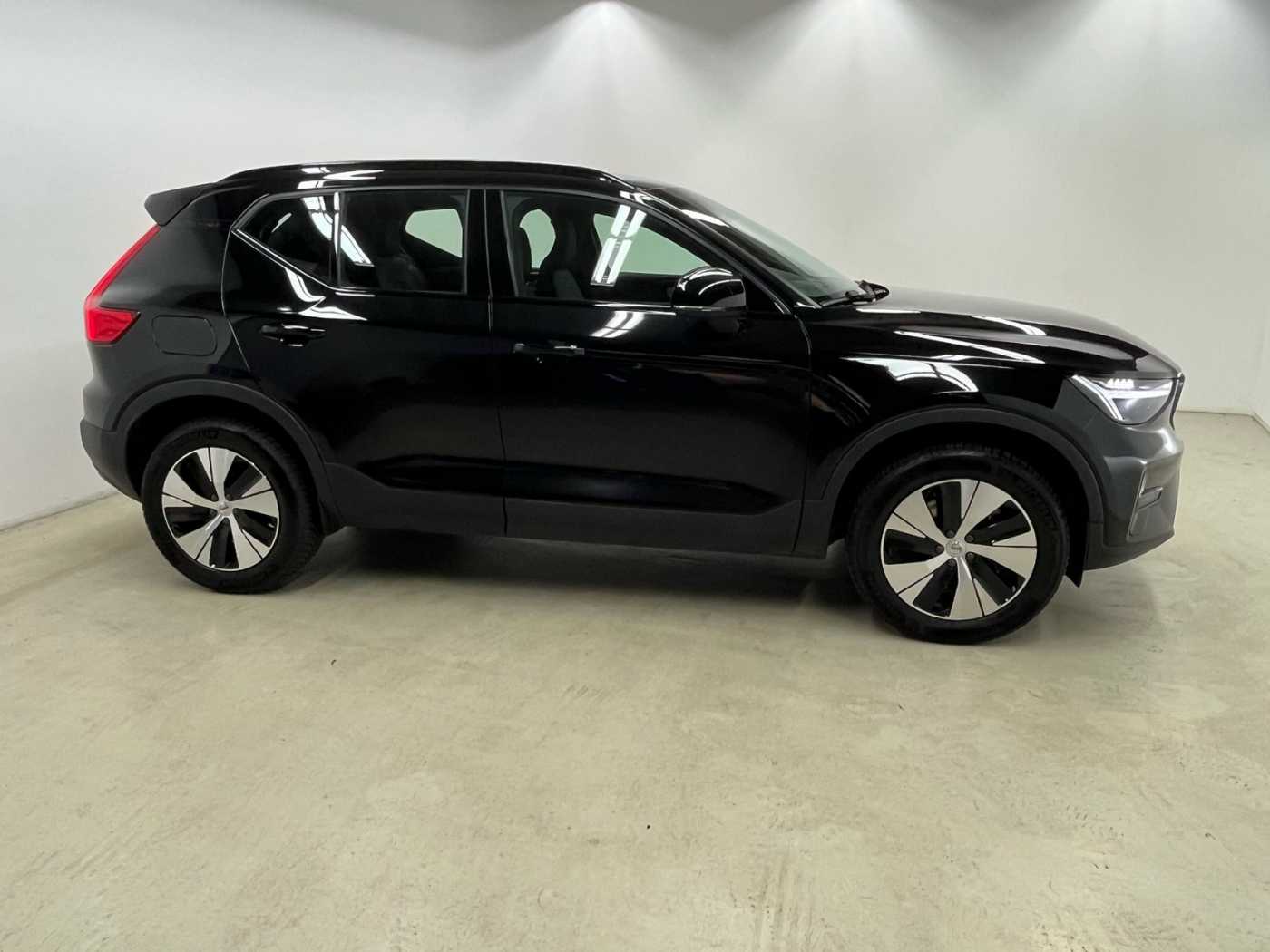 Volvo  XC40 Recharge Plus, T5 Plug-in Hybrid, Elektrisch/Benzin, Dark