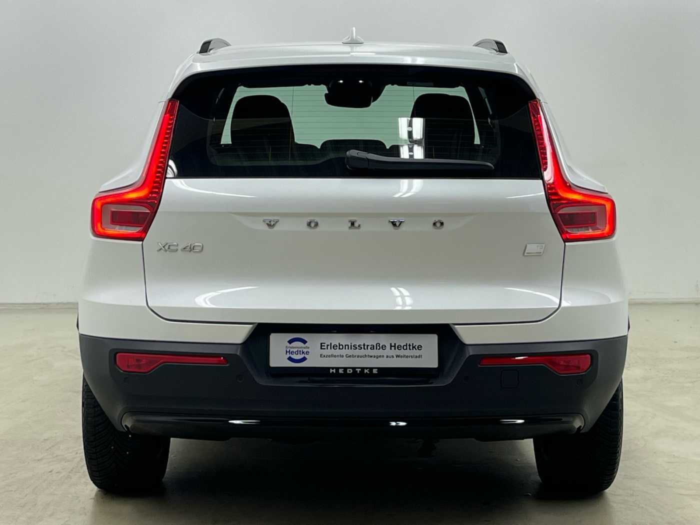 Volvo  XC40 Recharge Plus, T5 Plug-in Hybrid, Elektrisch/Benzin, Dark