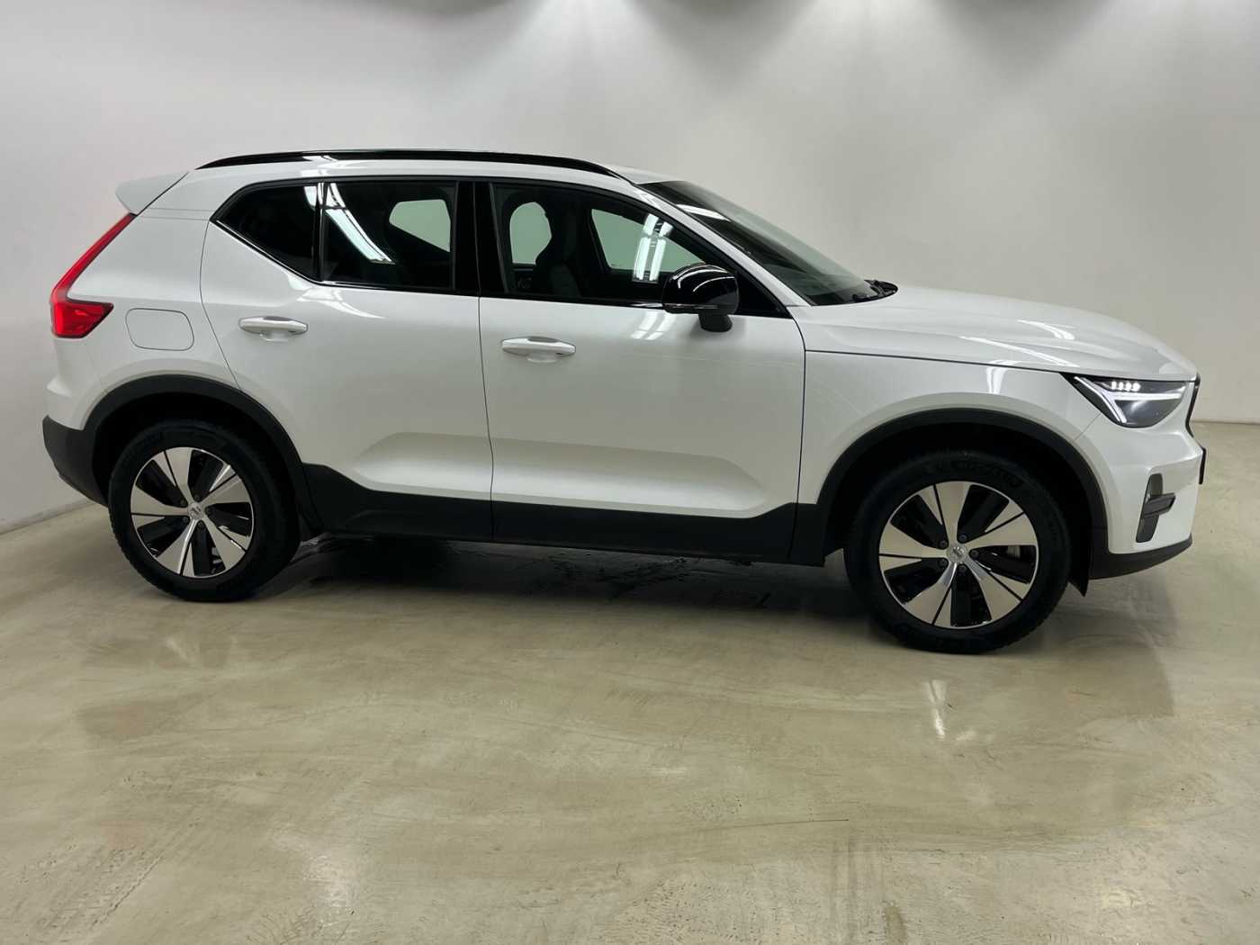 Volvo  XC40 Recharge Plus, T5 Plug-in Hybrid, Elektrisch/Benzin, Dark