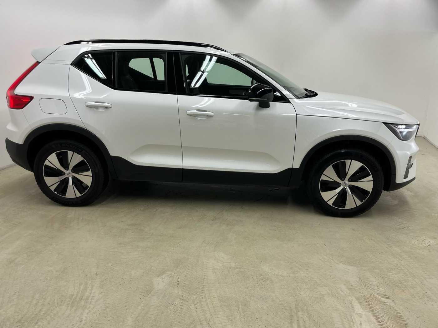 Volvo  XC40 Recharge Plus, T5 Plug-in Hybrid, Elektrisch/Benzin, Dark