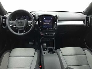 Volvo  XC40 Core, B3 Mild-Hybrid, Benzin